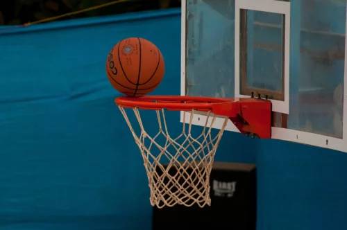Erleben Sie die ultimative Basketball-Spielhalle mit Just Hoops VR Meta Quest